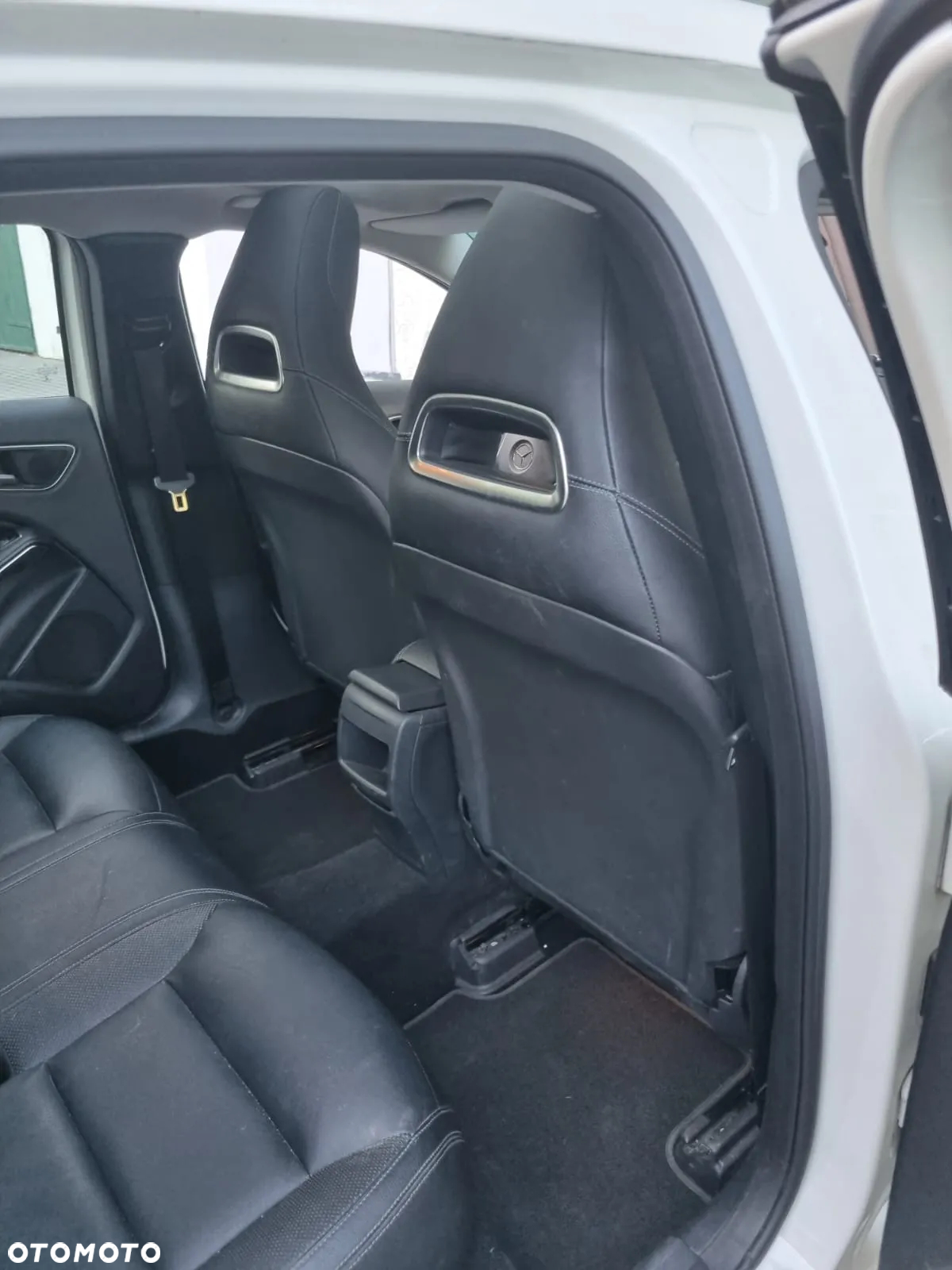 Mercedes-Benz GLA - 20