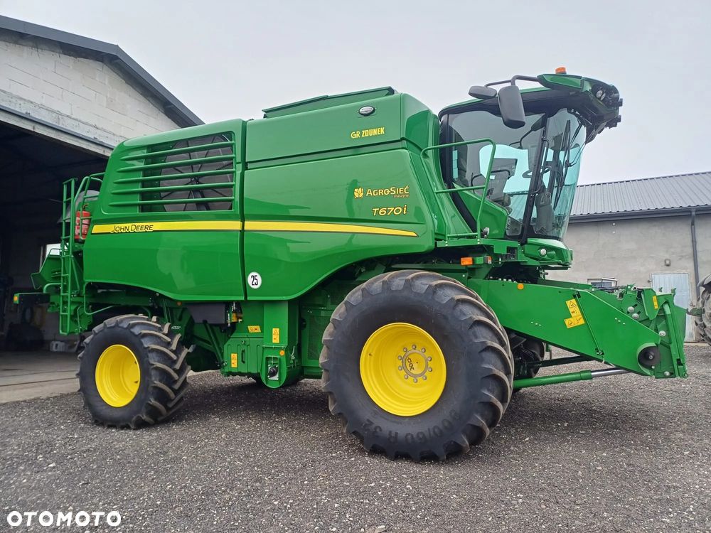 John Deere T670 - 10