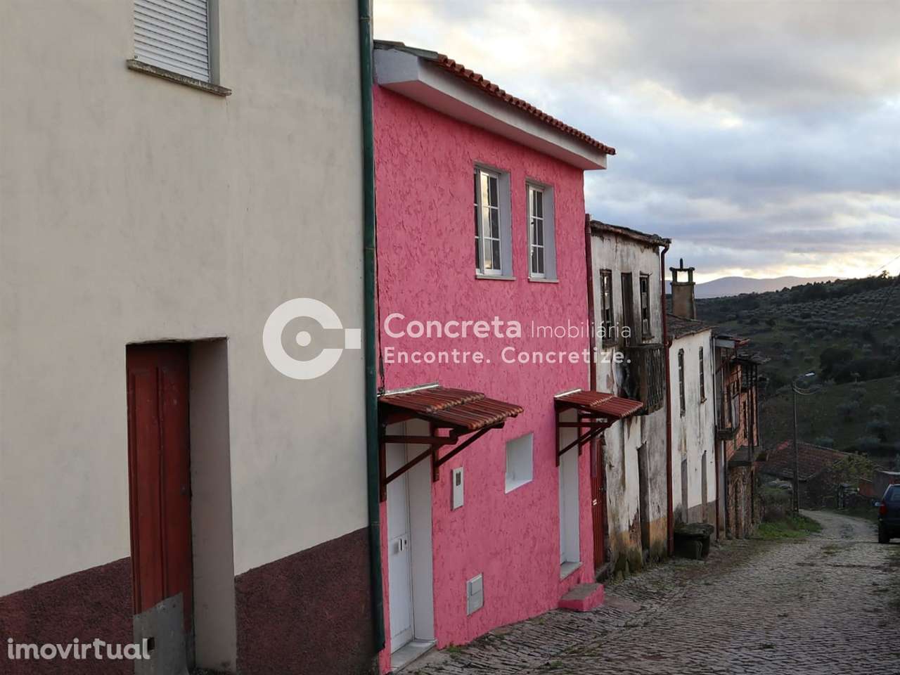 Moradia T2 remodelada em Parada, Alfândega da Fé - Grande imagem: 3/10