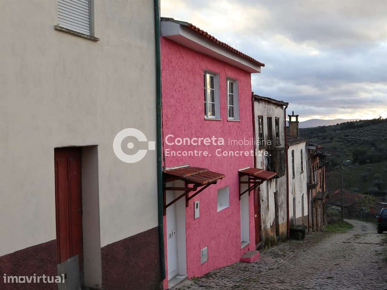 Moradia T2 remodelada em Parada, Alfândega da Fé - Grande imagem: 3/10