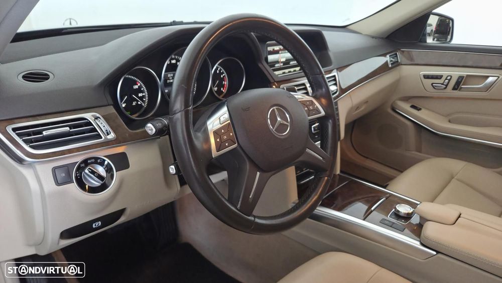 Mercedes-Benz E 250 7G-TRONIC Elegance - 12