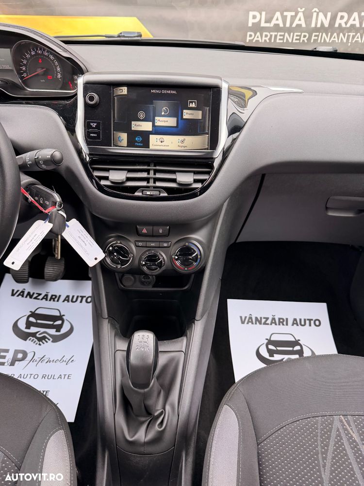 Peugeot 208 PureTech 82 Start & Stop Style - 19