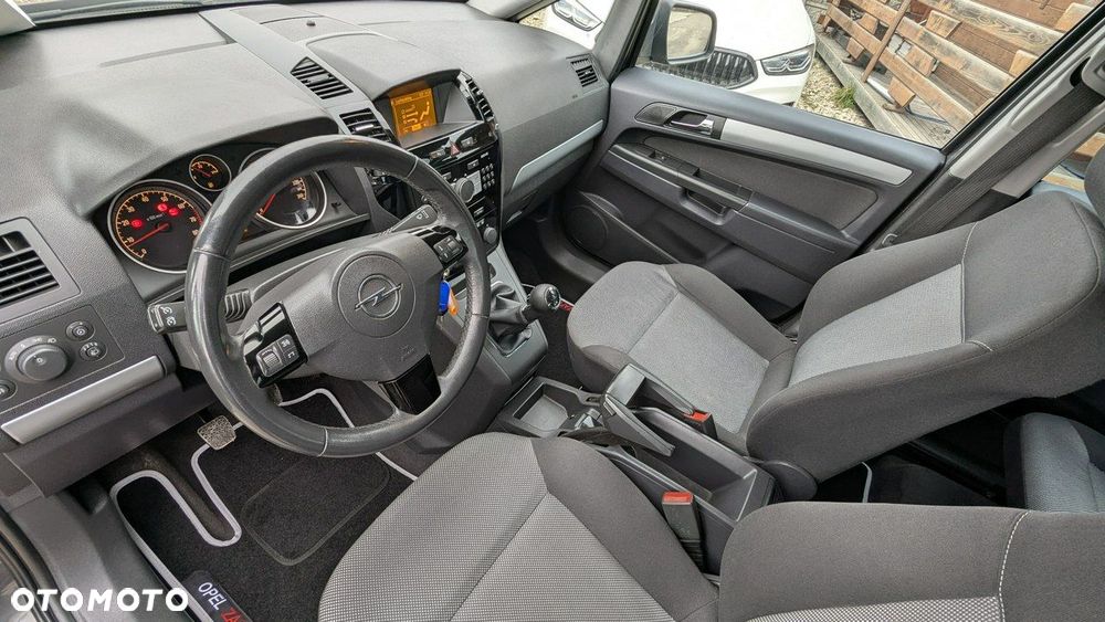 Opel Zafira - 12