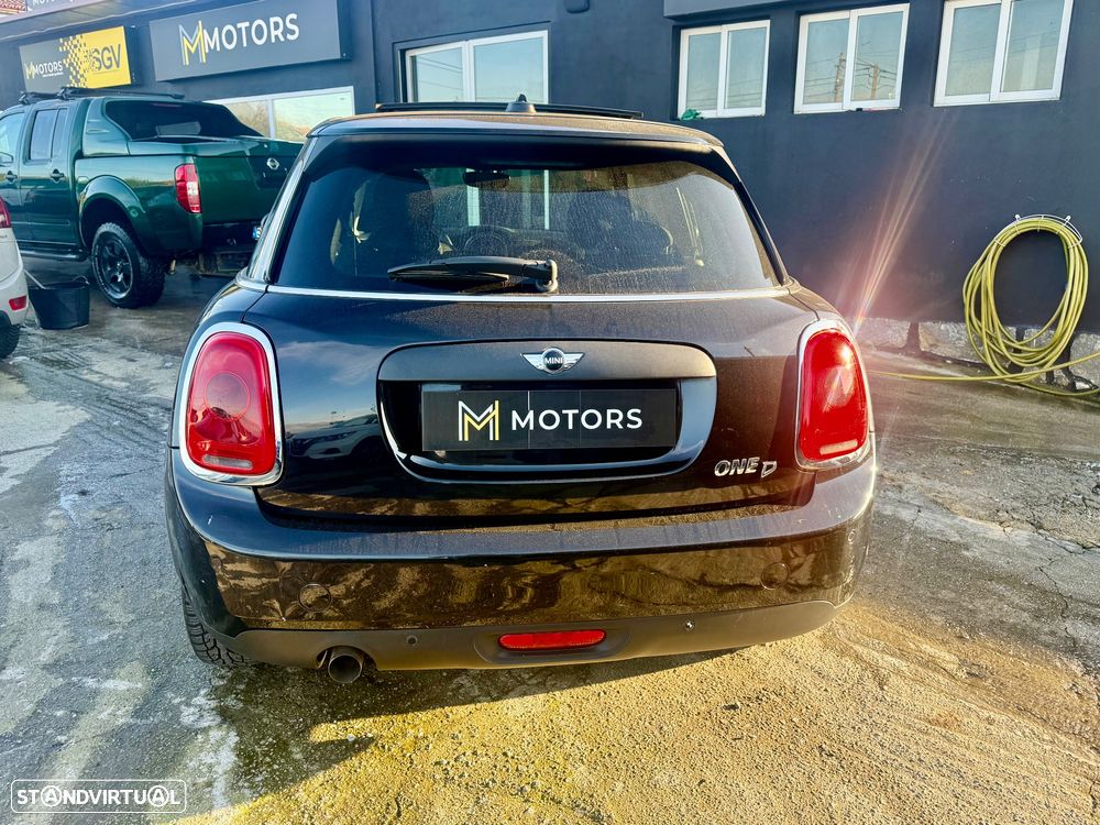 MINI 5 Portas Cooper D - 41