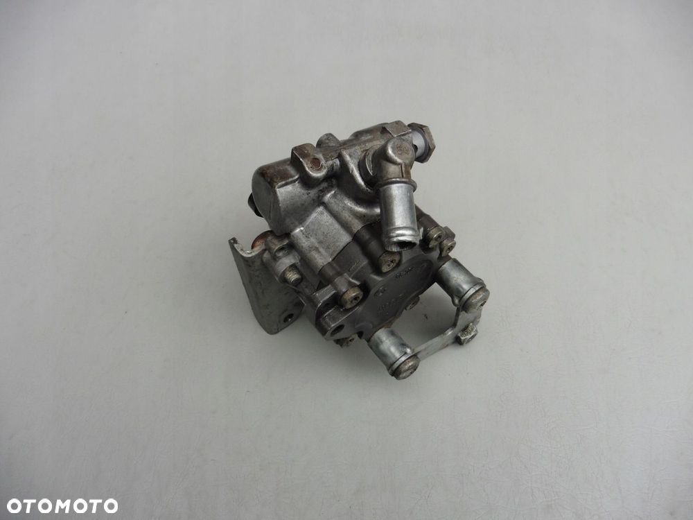 Pompa wspomagania 6760958 BMW 5 E60 E61 520i 525i