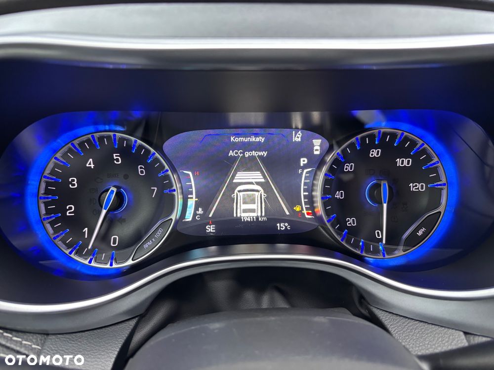 Chrysler Pacifica - 38