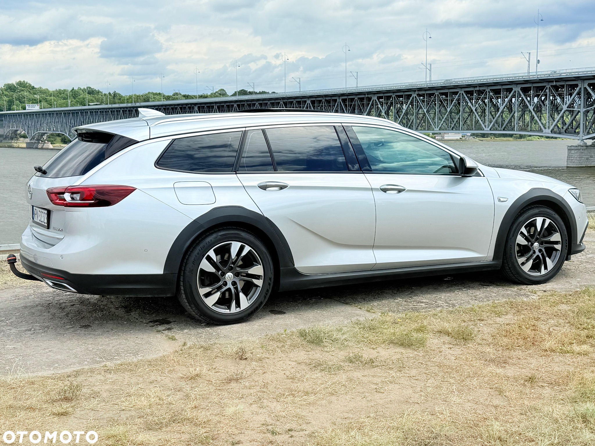 Opel Insignia Country Tourer 2.0 BiTrb D 4x4 Automatik Exclusive - 4