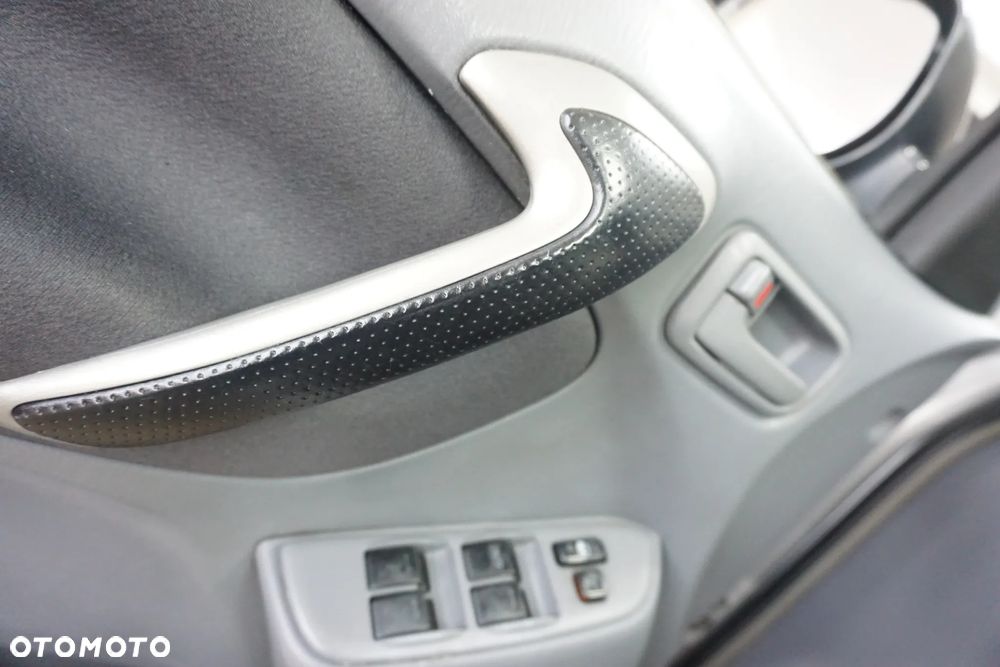 Toyota RAV4 D-4D 4x4 - 30