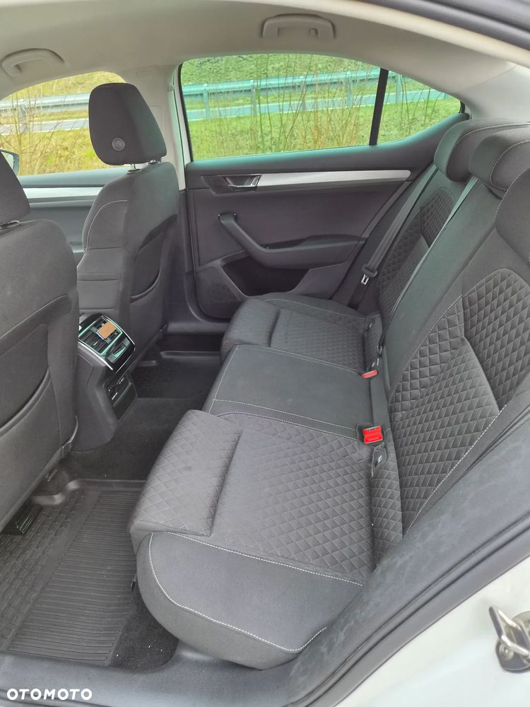 Skoda Superb 1.6 TDI Ambition DSG - 28