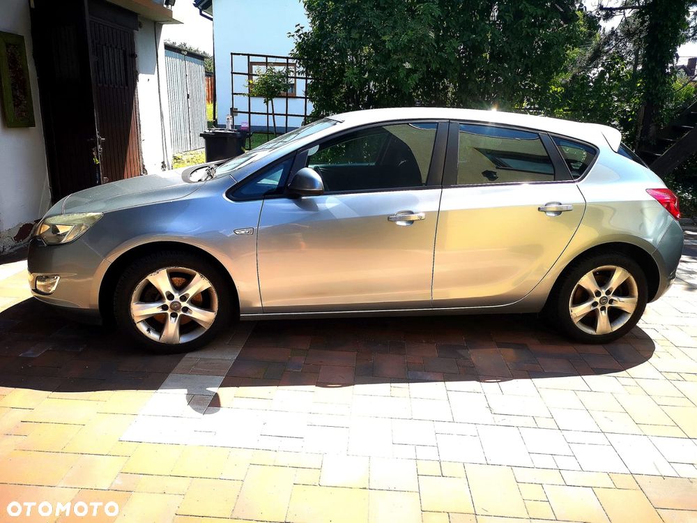 Opel Astra 1.7 CDTI DPF Cosmo - 2