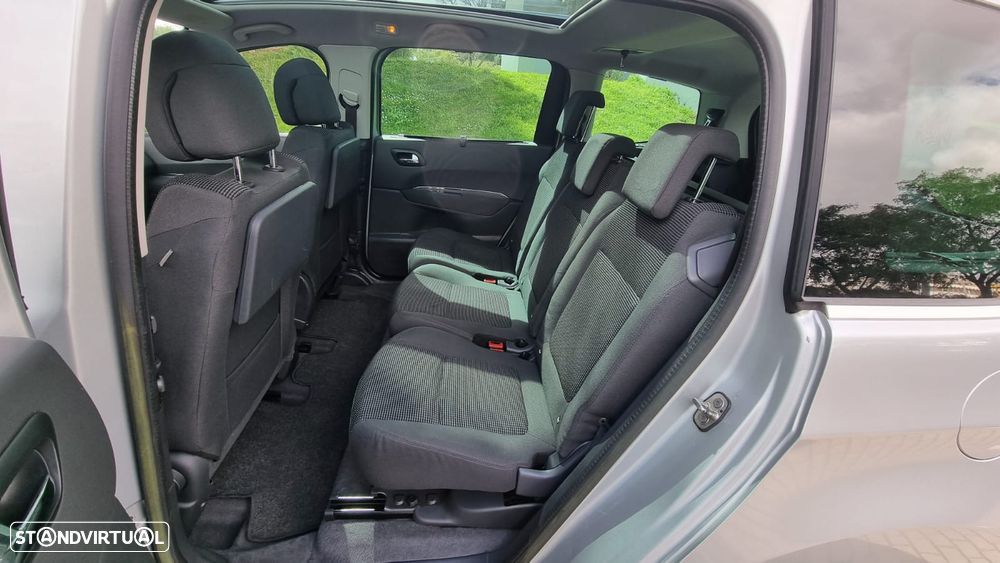 Peugeot 5008 1.6 HDi 7L Allure J17 - 18