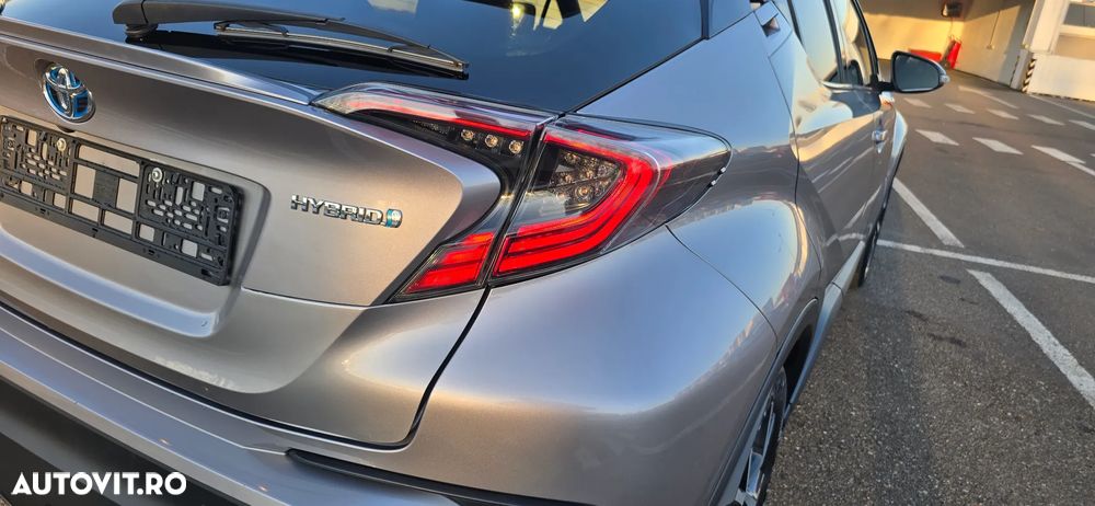 Toyota C-HR Hybrid Style Selection - 23