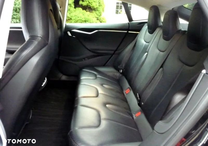Tesla Model S 70 D - 7