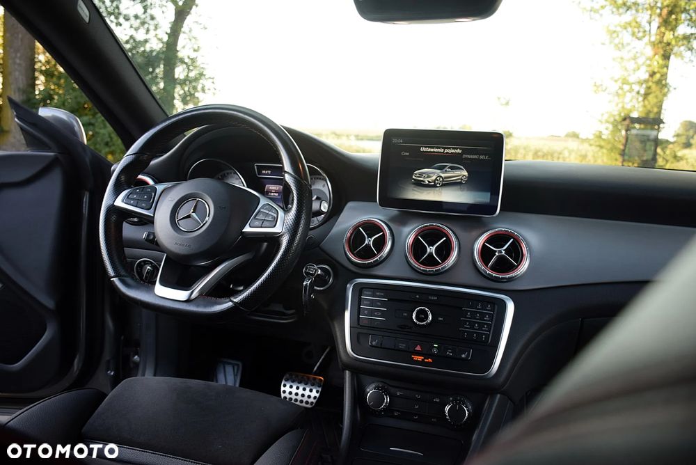 Mercedes-Benz CLA 200 7G-DCT UrbanStyle Edition - 6