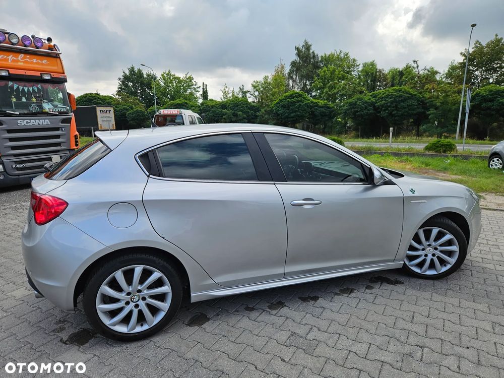 Alfa Romeo Giulietta 1750 TBi Quadrifoglio Verde - 5