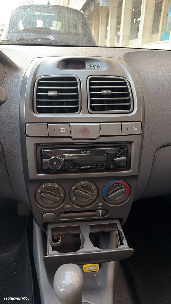 Hyundai Accent 1.3 GL - 8