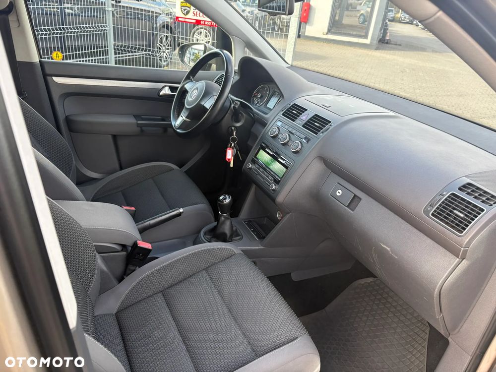 Volkswagen Touran 1.6 TDI DPF Comfortline - 22