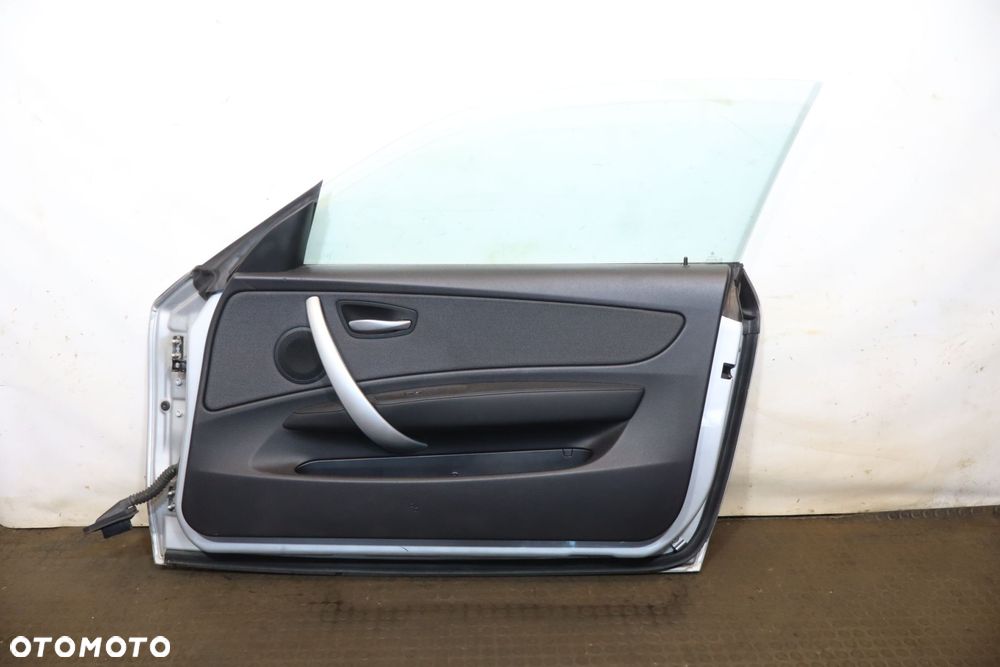 DRZWI PRAWY PRZÓD BMW 1 118D E87 354/ - 2