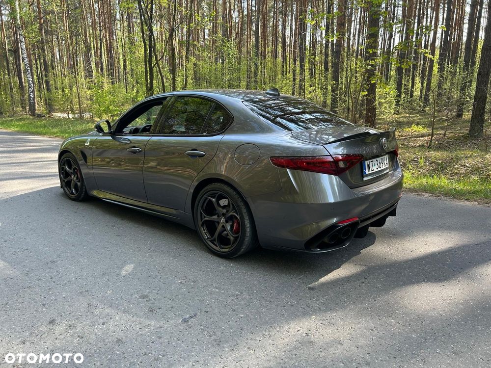 Alfa Romeo Giulia 2.9 V6 Bi-Turbo AT8 Quadrifoglio - 12