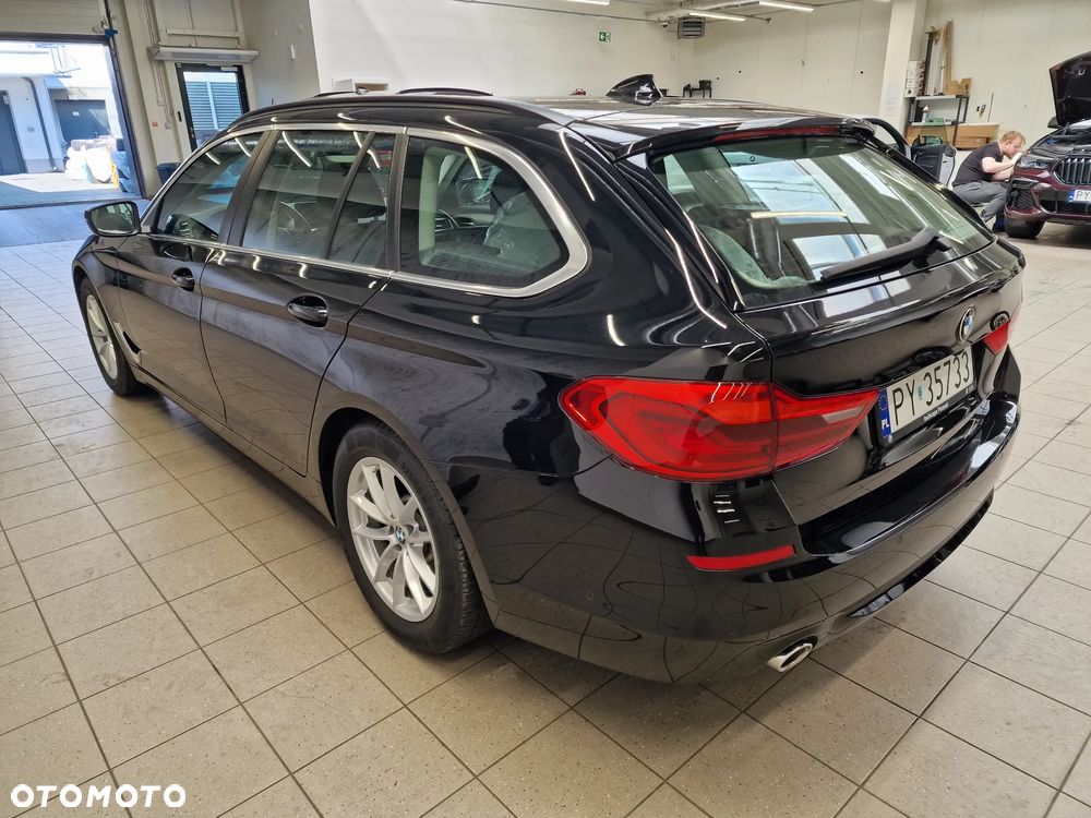 BMW Seria 5 520d - 7