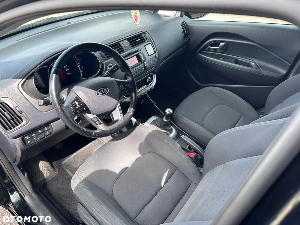 Kia Rio - 24
