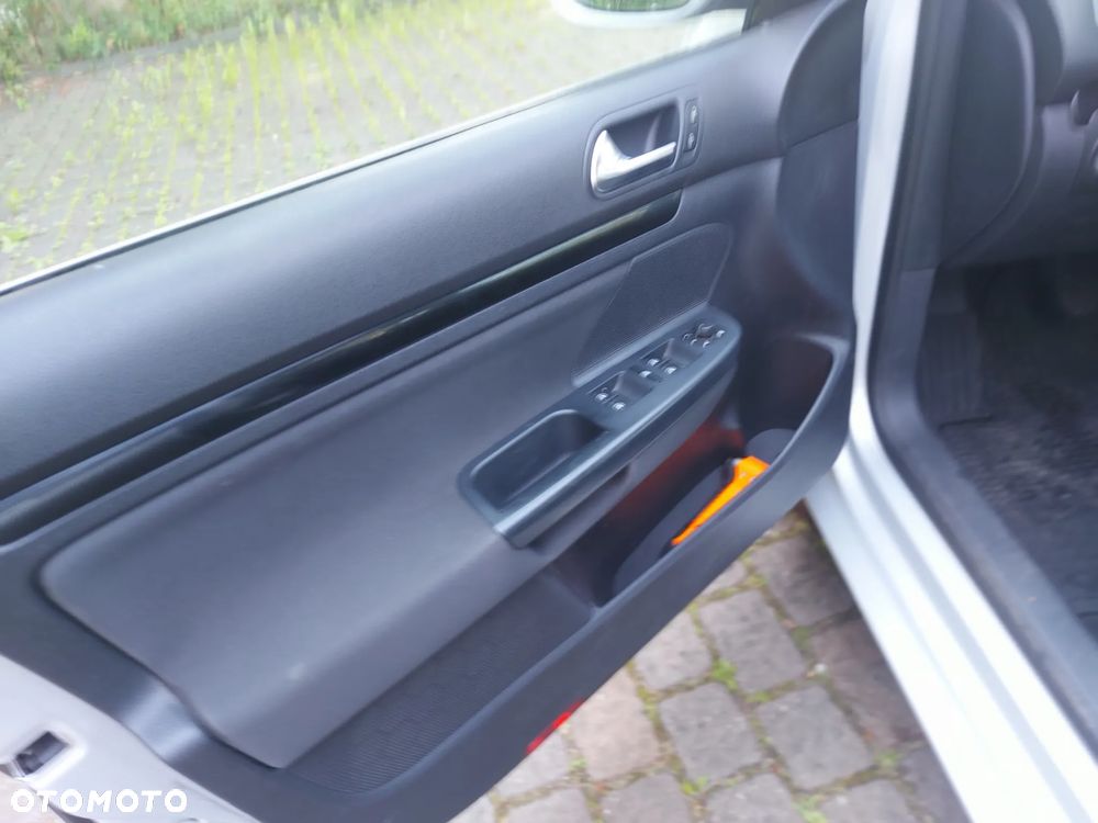 Volkswagen Golf 1.6 TDI DPF BlueMotion Technology Comfortline - 9