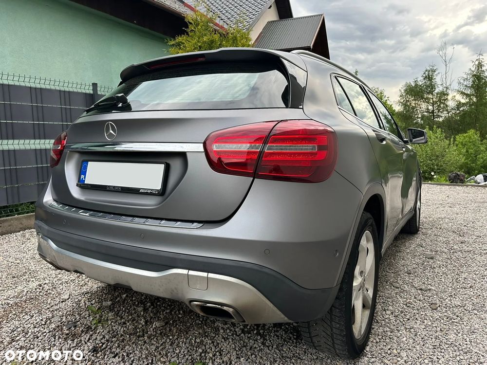 Mercedes-Benz GLA 200 7G-DCT - 2
