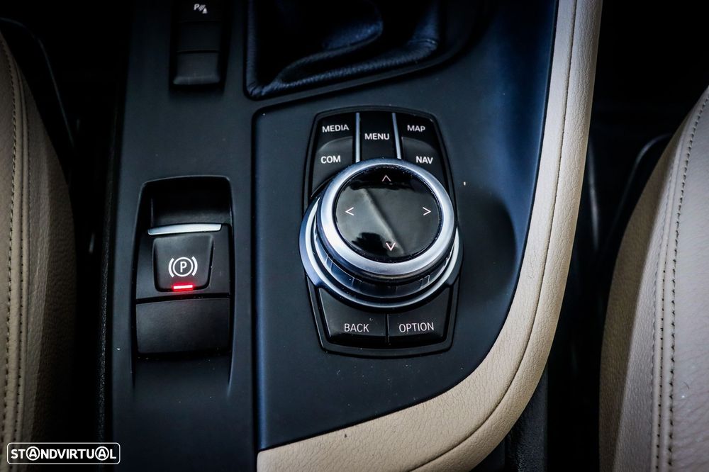 BMW X1 18 d sDrive Advantage Auto - 21