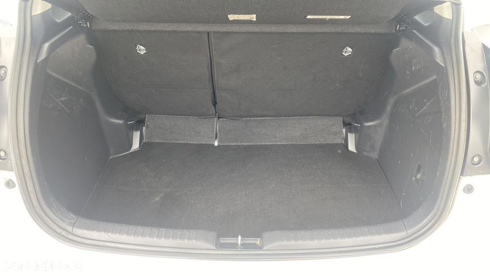 Toyota Yaris 1.5 Comfort - 12