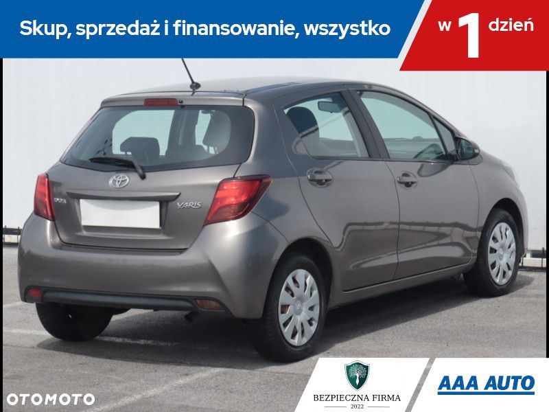 Toyota Yaris - 7