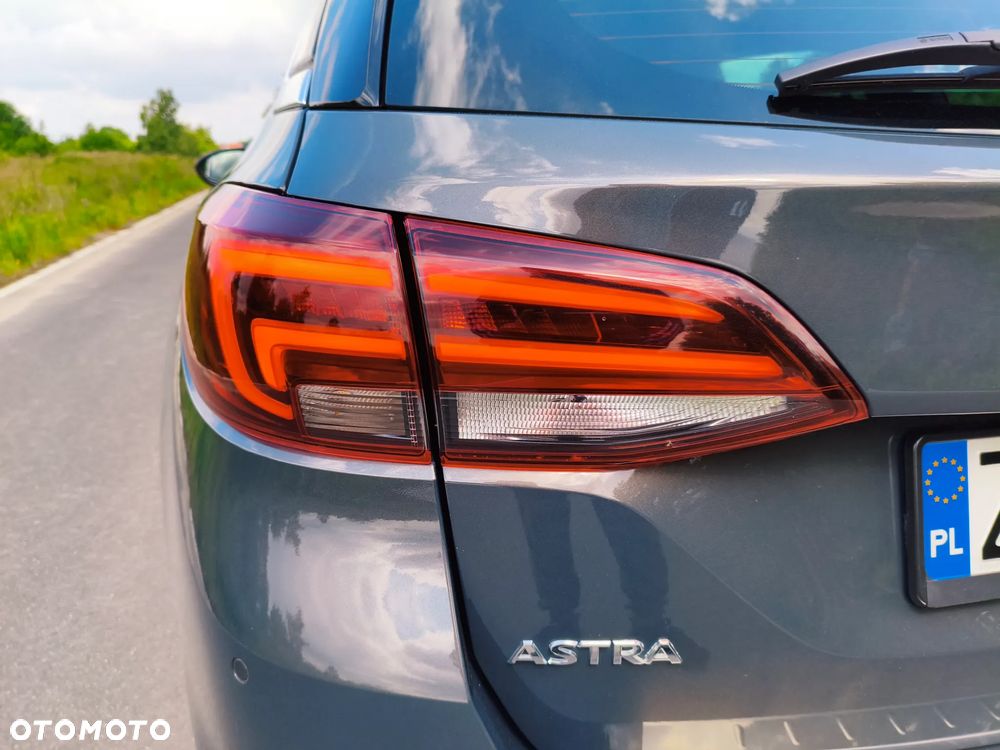 Opel Astra 1.4 T Elite - 10