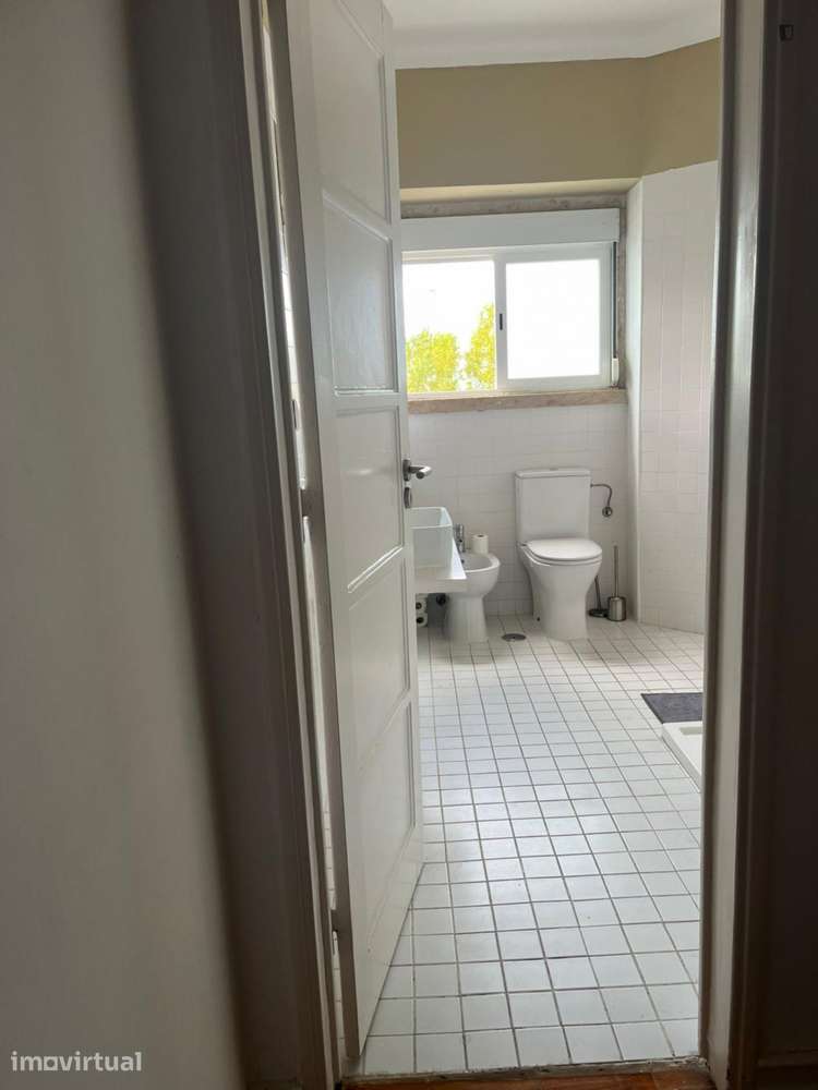 Quarto - localizado em Alvalade Lisbon - Grande imagem: 4/13
