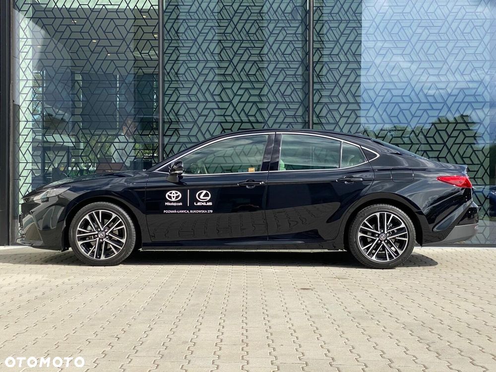 Toyota Camry - 3