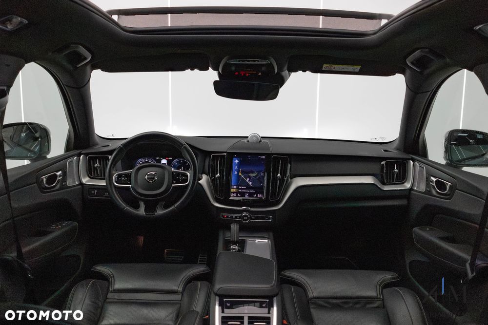 Volvo XC 60 B4 D AWD Ultimate Dark - 19