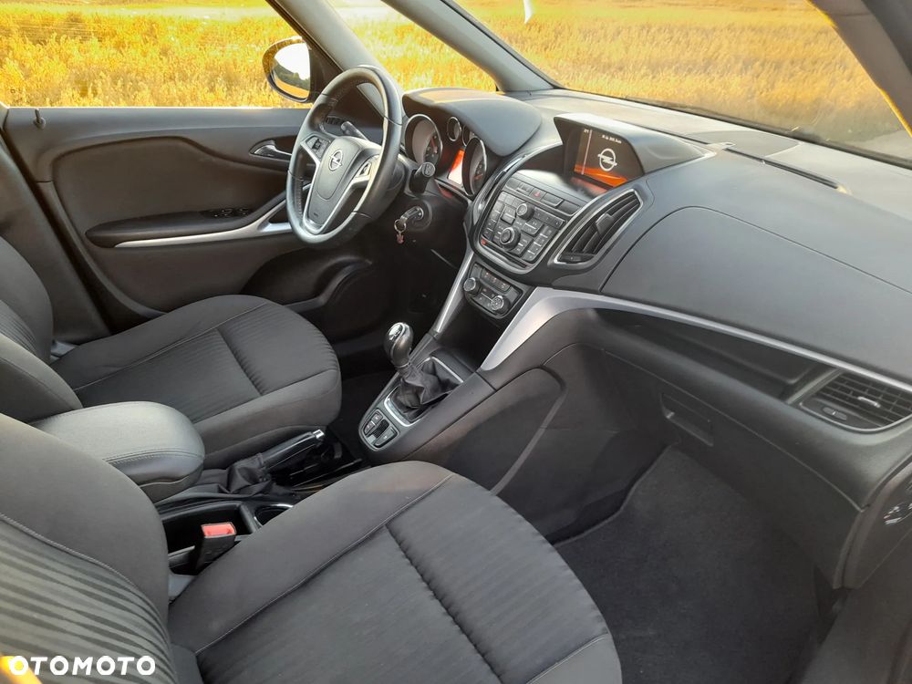 Opel Zafira - 22