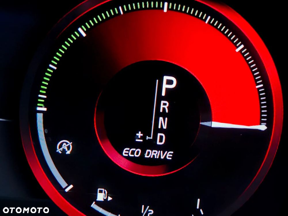 Volvo V60 T4 Momentum Pro - 29