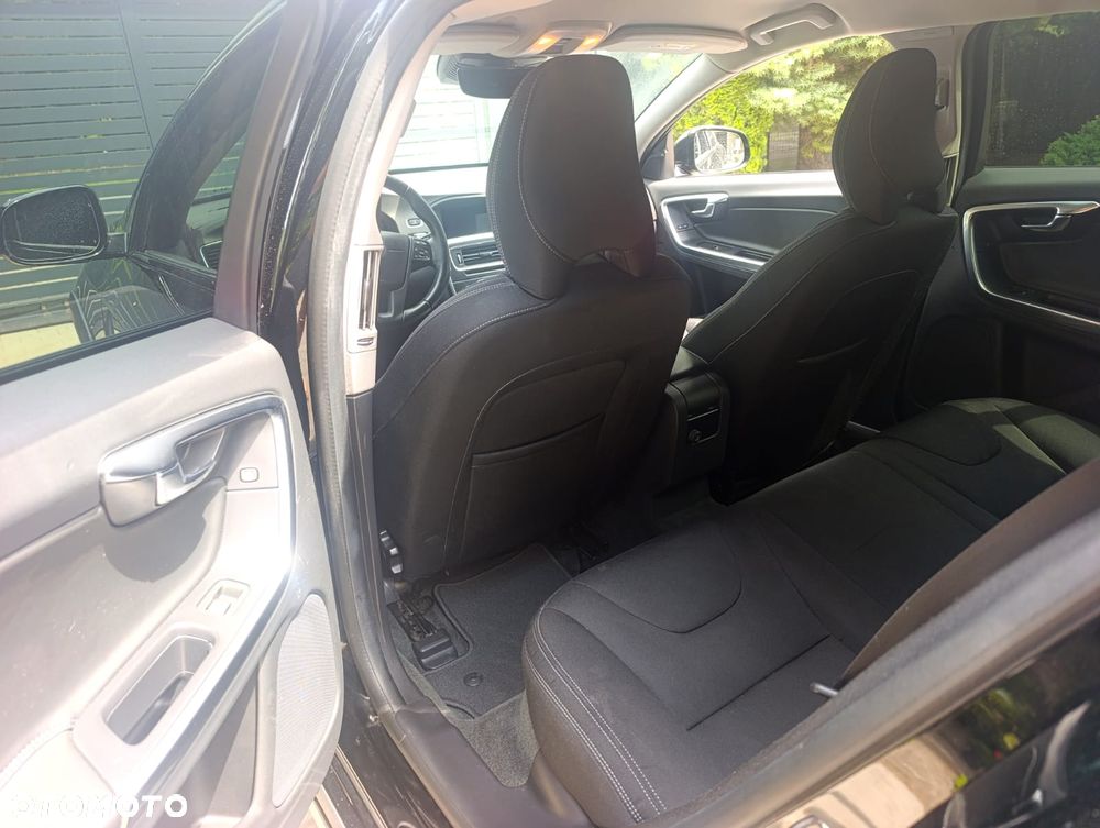 Volvo V60 Cross Country D3 Momentum - 13