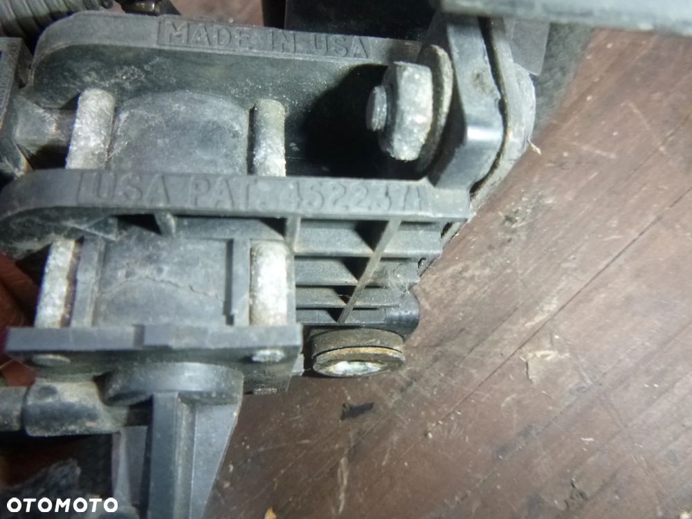 ZAWÓR PODCIŚNIENIA TURBINY VW T4 2,5TDI - 4