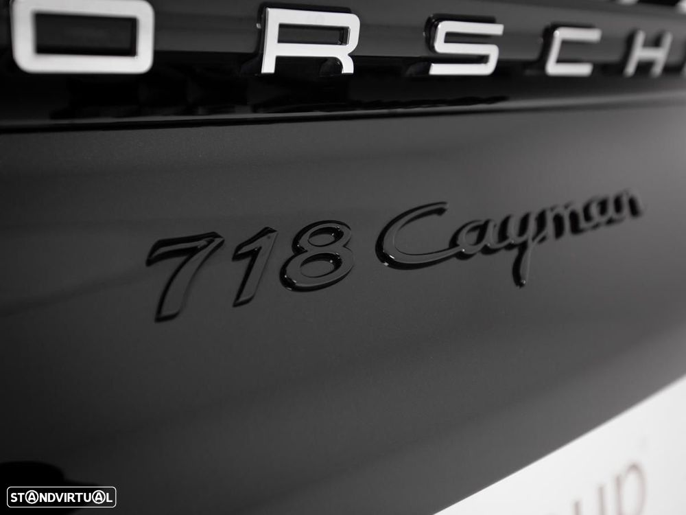Porsche 718 Cayman - 12