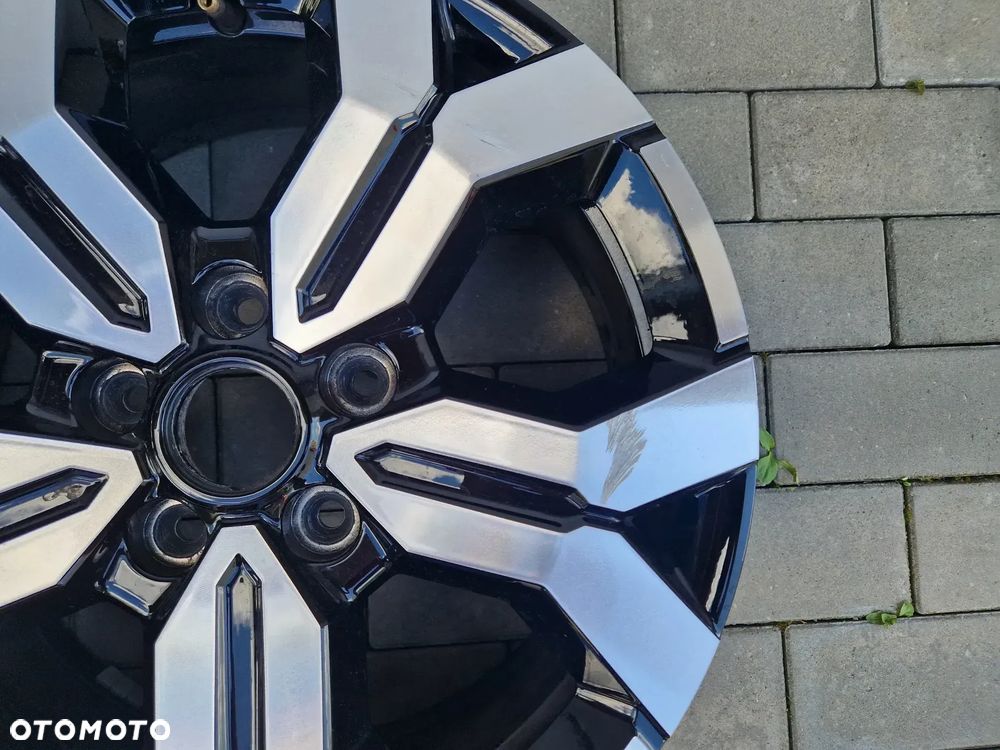 FELGA DACIA DUSTER 6,5Jx17CH5, ET50, 5x114,3 - 3
