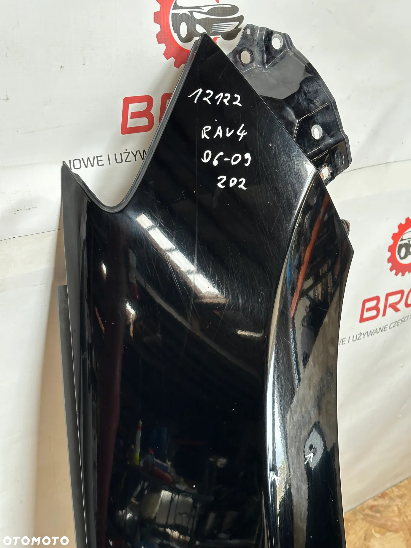BŁOTNIK PRZEDNI PRAWY TOYOTA RAV4 06-09  202 - 2