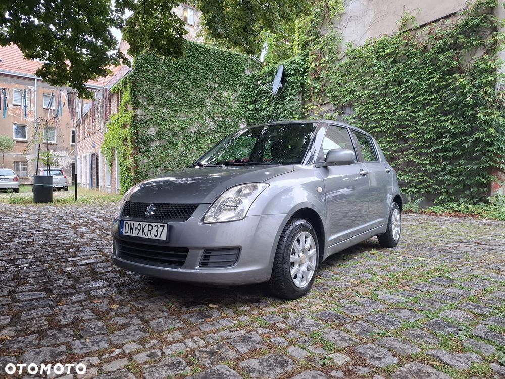 Suzuki Swift - 1