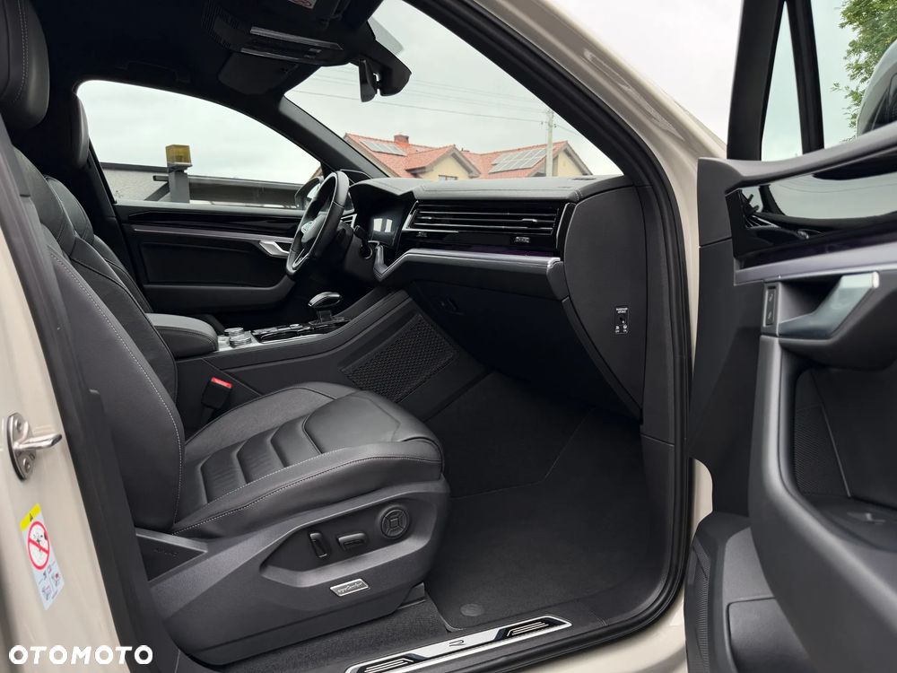 Volkswagen Touareg 3.0 V6 TDI 4Motion R-Line - 19