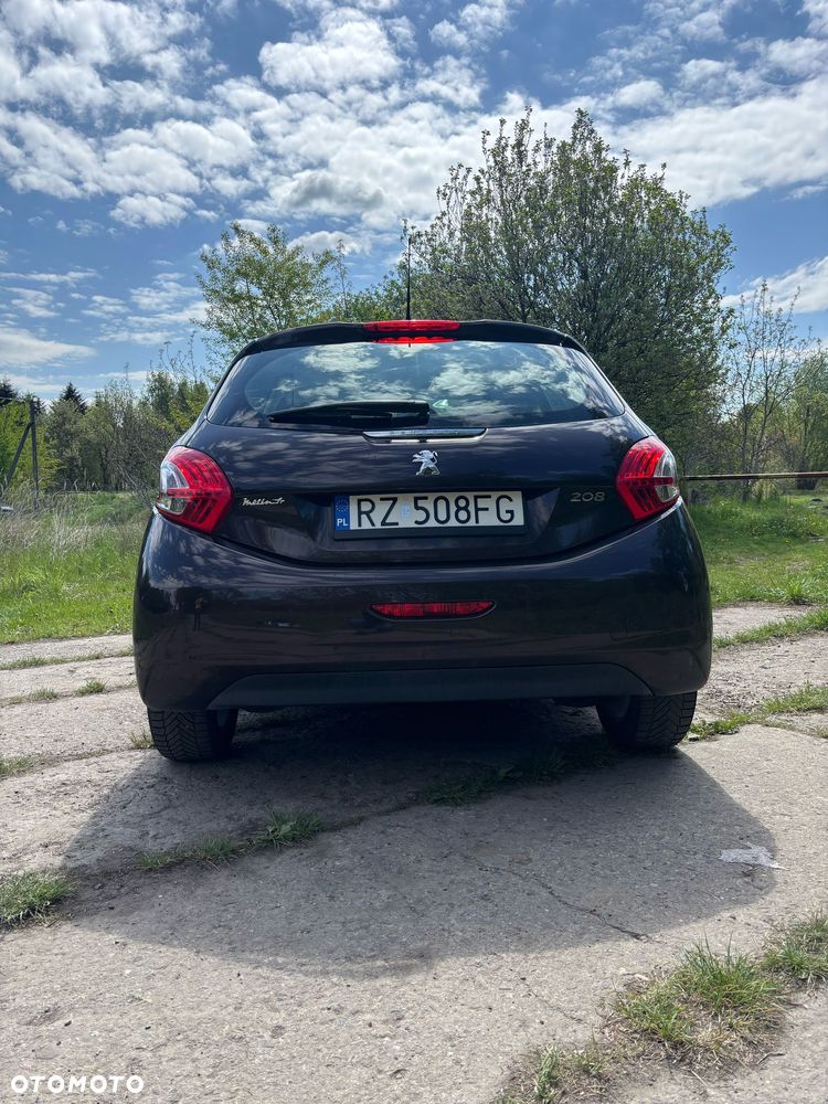 Peugeot 208 - 13