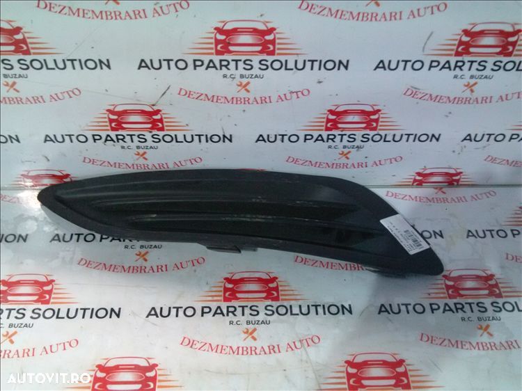 grila dreapta bara fata ford fiesta 1.6 d an fabr. 2013 - 1