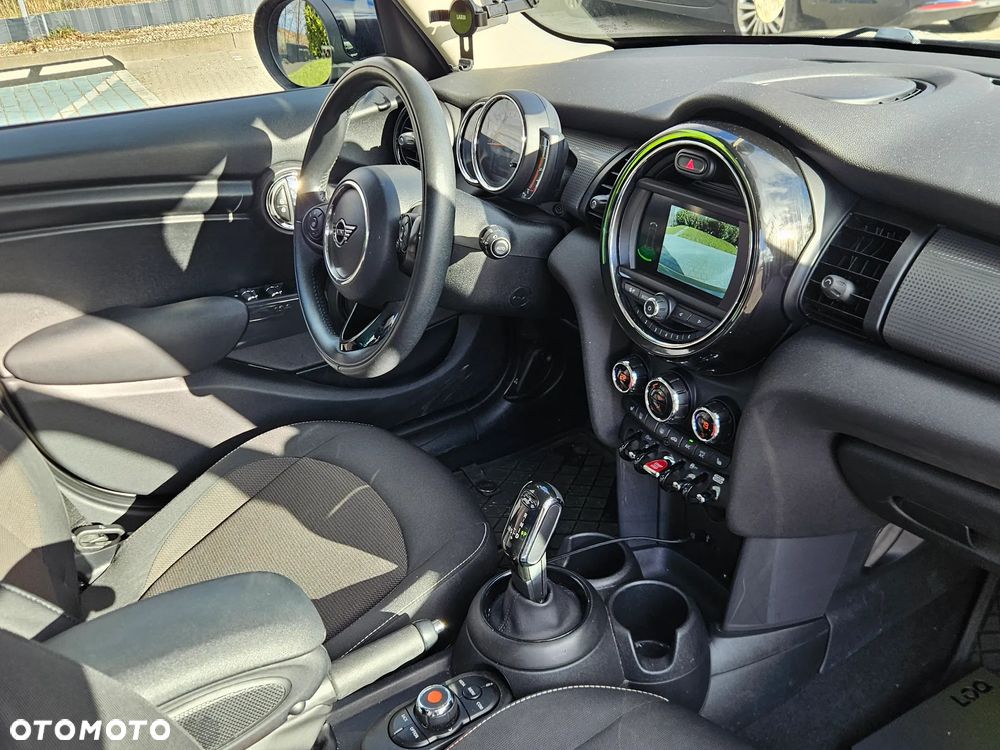 MINI Cooper Standard - 6