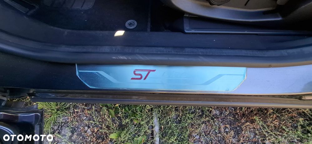 Ford Puma 1.0 EcoBoost Hybrid ST-LINE X DESIGN - 36