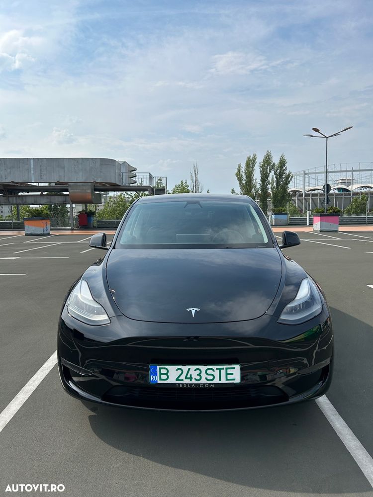 Tesla Model Y AWD Performance - 2