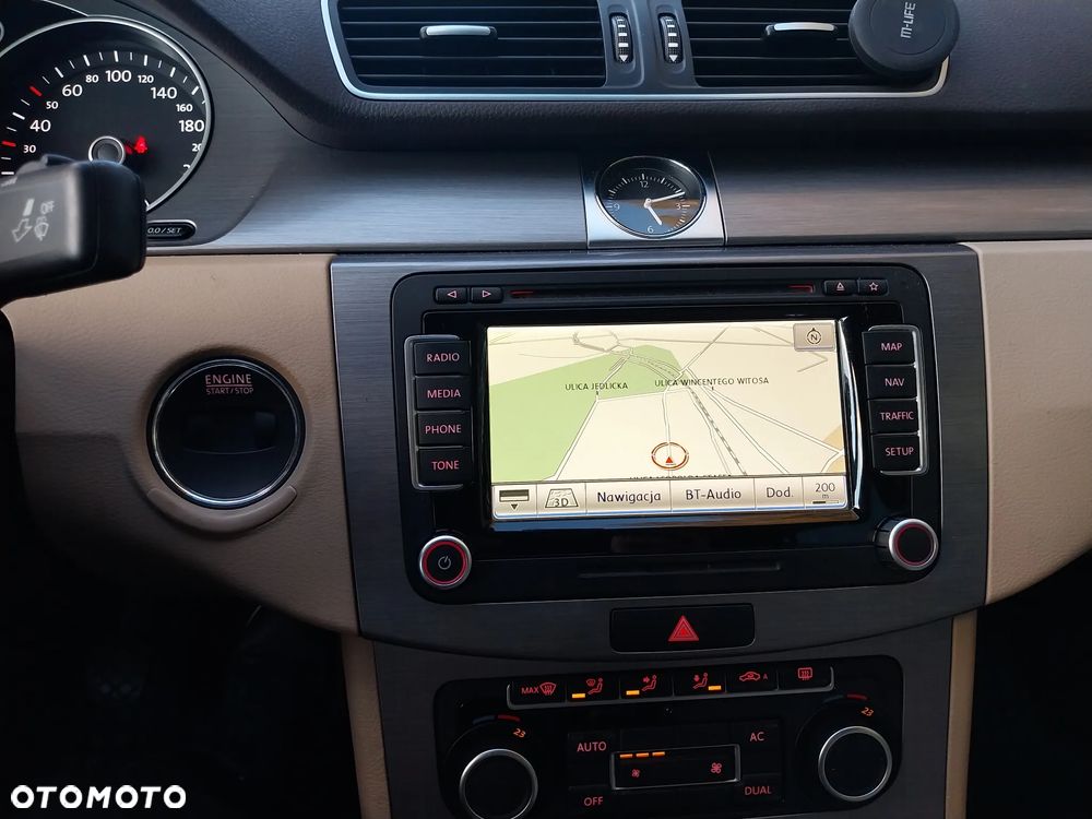 Volkswagen Passat 1.8 TSI Comfortline - 4