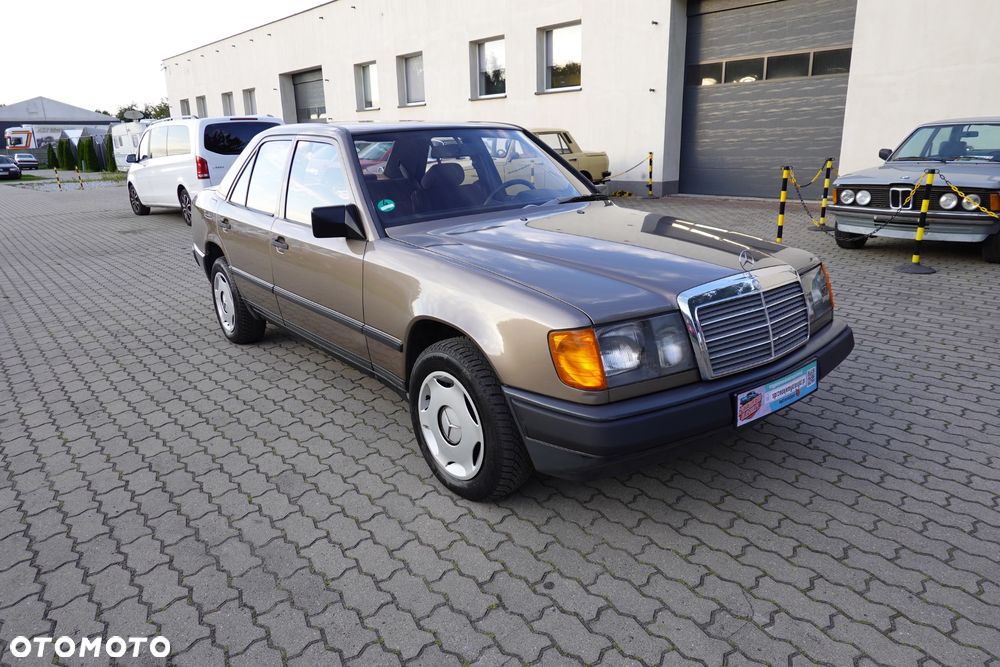 Mercedes-Benz W124 (1984-1993)